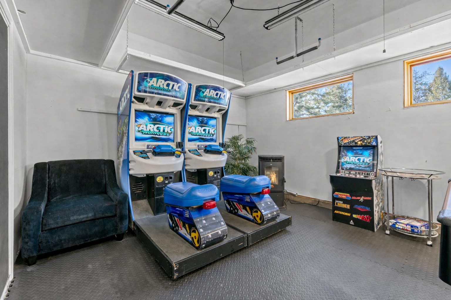 Two linked Arctic Thunder racing games