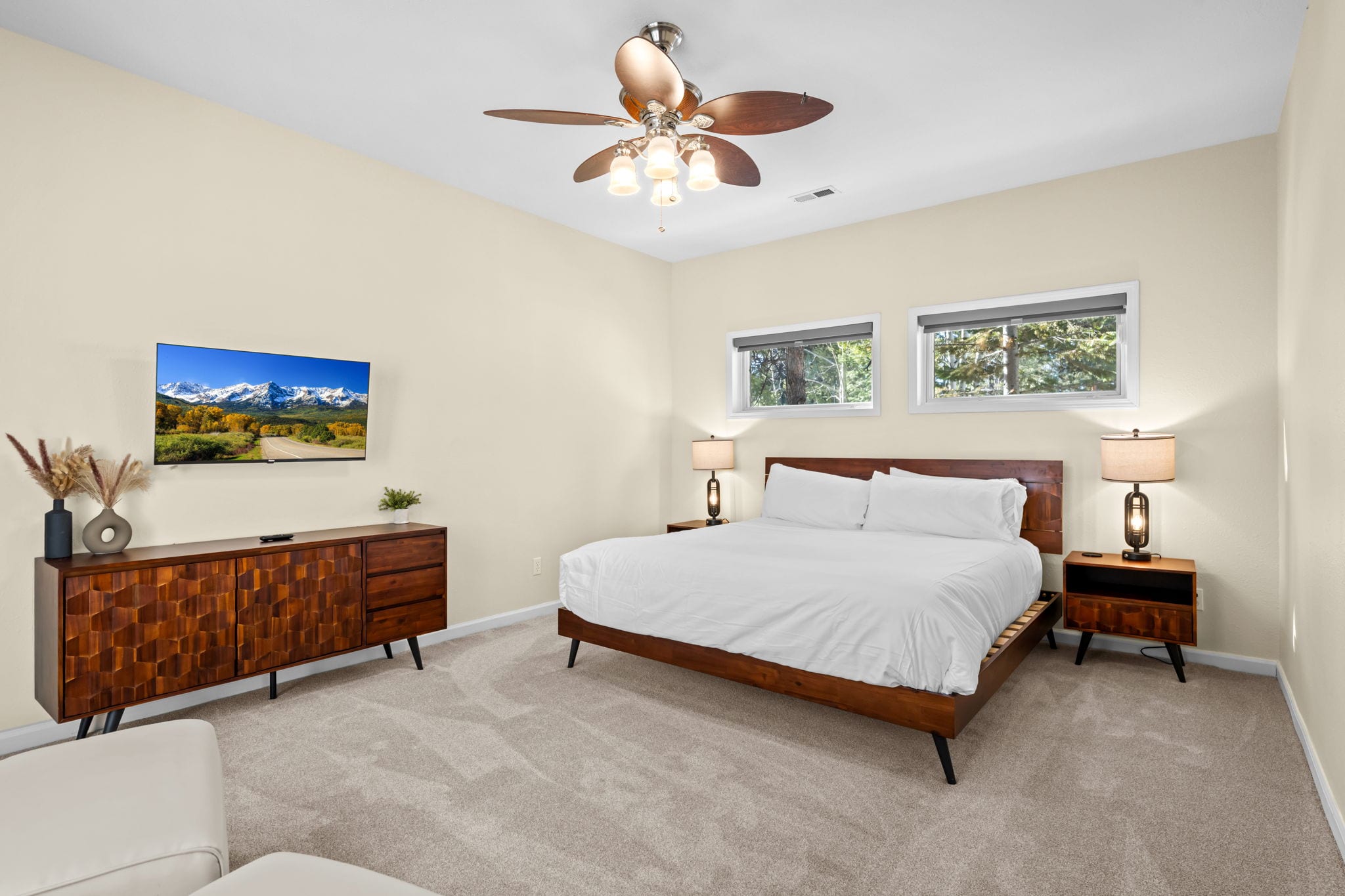 Private king bedroom at The Stillwood Retreat